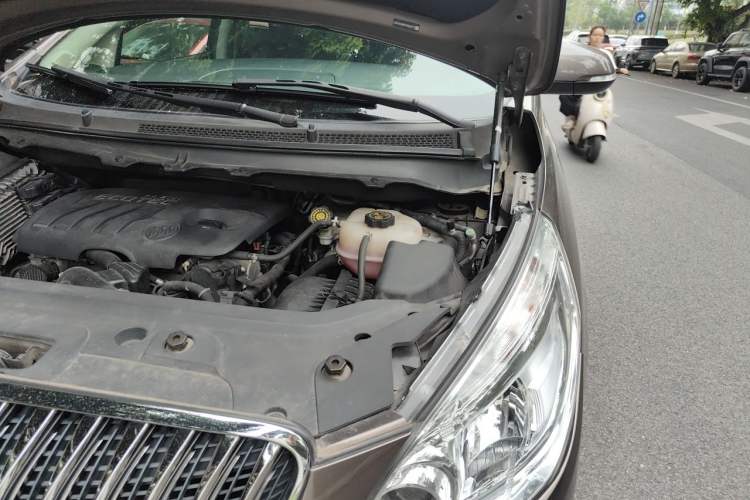 Used Buick GL8 2014 2.4L CT Luxury Business Comfort Edition Engine Bay Left