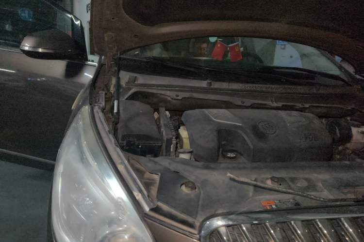 Used Buick GL8 2014 3.0L GT Luxury Business Haoya Edition Engine Bay Right