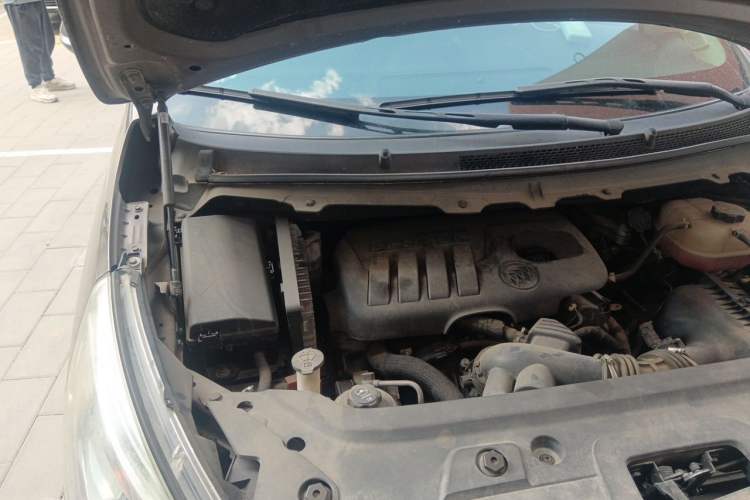 Used Buick GL8 2014 2.4L CT Luxury Business Comfort Edition Engine Bay Right