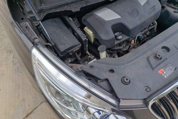 Used Buick GL8 2014 3.0L GT Luxury Business Haoya Edition Engine Bay Right