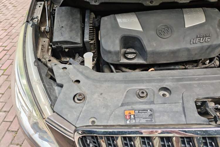 Used Buick GL8 2014 3.0L GT Luxury Business Haoya Edition Engine Bay Right