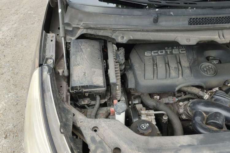 Used Buick GL8 2014 2.4L CT Luxury Business Comfort Edition Engine Bay Right