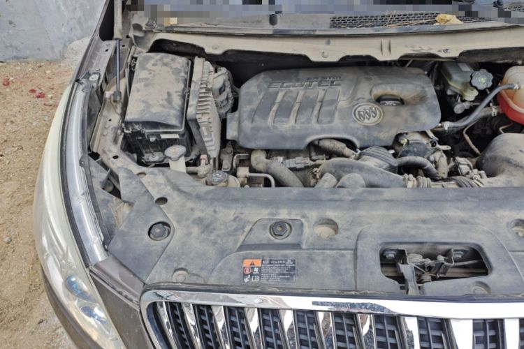 Used Buick GL8 2014 2.4L LT Luxury Business Executive Edition Engine Bay Right