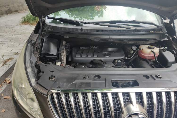 Used Buick GL8 2014 2.4L CT Luxury Business Comfort Edition Engine Bay Right