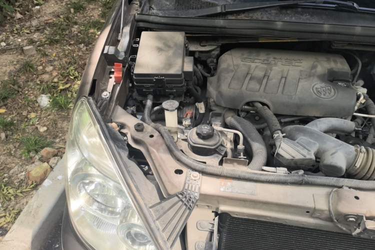 Used Buick GL8 2014 2.4L Classic Edition Engine Bay Right