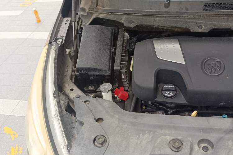 Used Buick GL8 2014 3.0L XT Luxury Business Flagship Edition Engine Bay Right