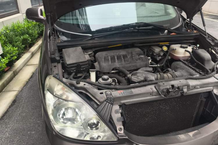 Used Buick GL8 2014 2.4L Classic Edition Engine Bay Right
