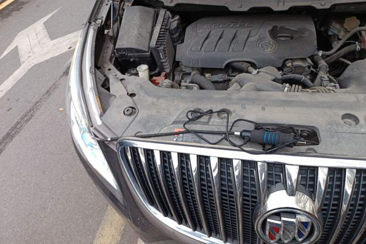 Used Buick GL8 2014 2.4L LT Luxury Business Executive Edition Engine Bay Right