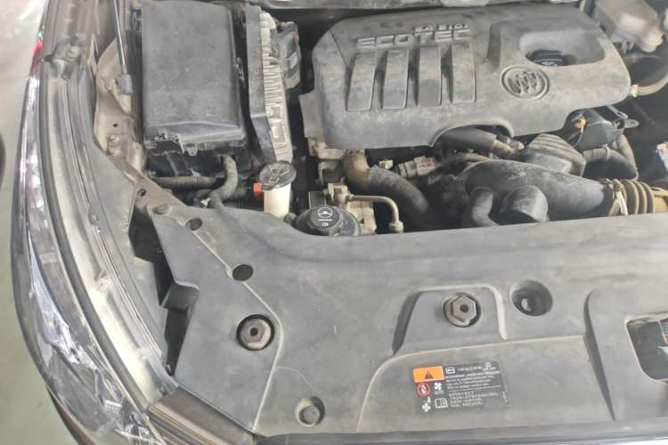 Used Buick GL8 2014 2.4L CT Luxury Business Comfort Edition Engine Bay Right