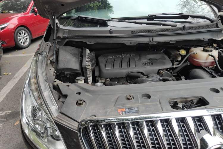 Used Buick GL8 2014 2.4L CT Luxury Business Comfort Edition Engine Bay Right