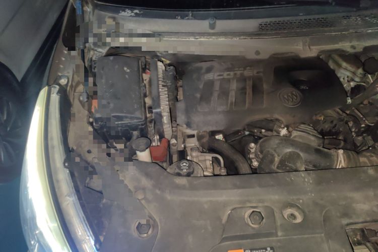 Used Buick GL8 2014 2.4L LT Luxury Business Executive Edition Engine Bay Right