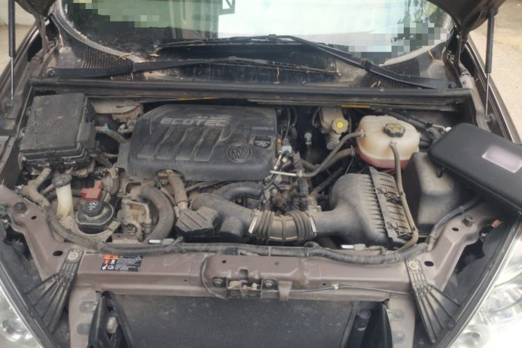 Used Buick GL8 2014 2.4L Classic Edition Engine Bay