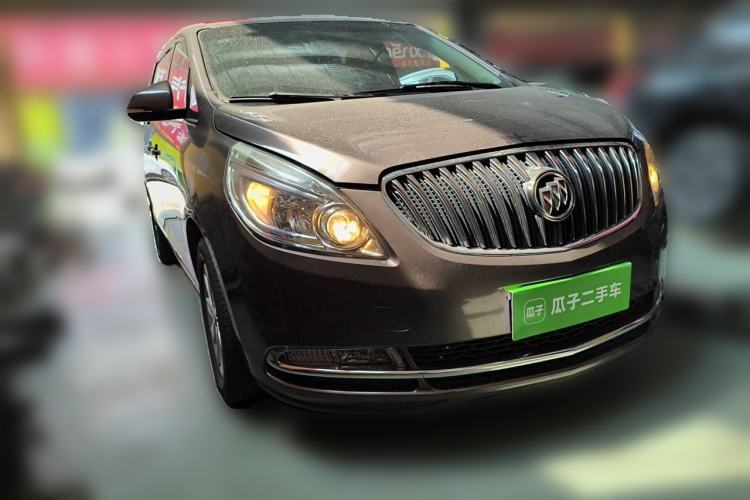 Used Buick GL8 2014 2.4L CT Luxury Business Comfort Edition Front Right 45 Deg