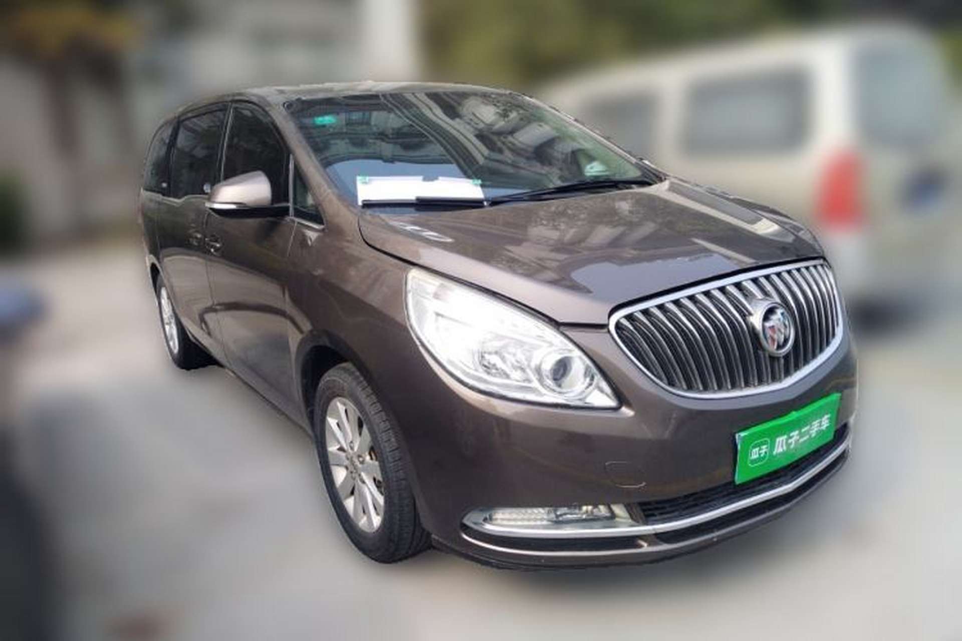 Used Buick GL8 2014 2.4L CT Luxury Business Comfort Edition Front Right 45 Deg