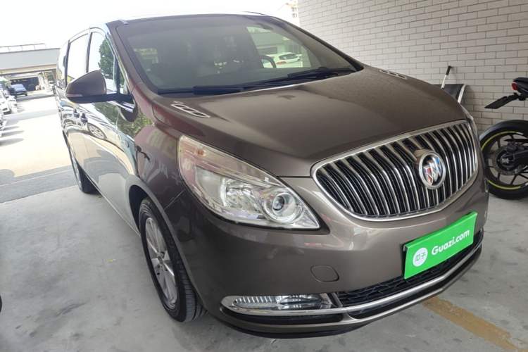 Used Buick GL8 2014 2.4L CT Luxury Business Comfort Edition Front Right 45 Deg