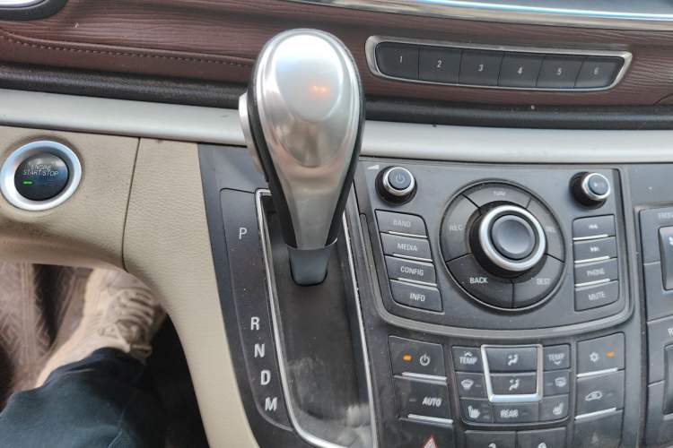 Used Buick GL8 2014 3.0L GT Luxury Business Haoya Edition Gear Lever