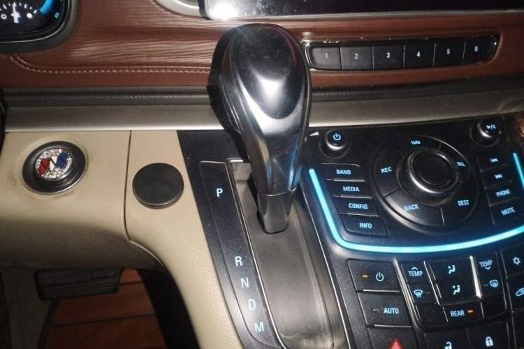 Used Buick GL8 2014 2.4L LT Luxury Business Executive Edition Gear Lever