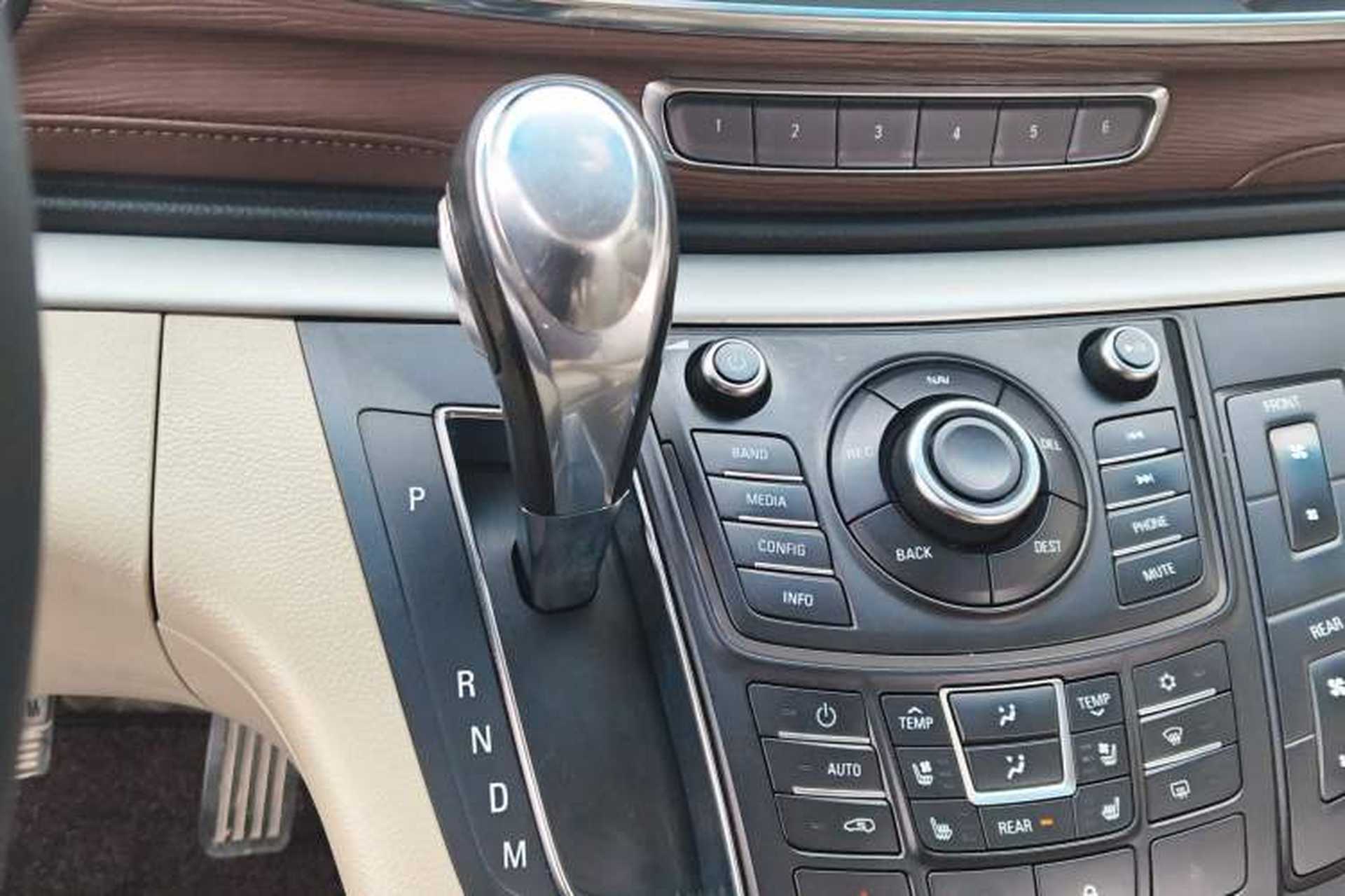 Used Buick GL8 2014 3.0L XT Luxury Business Flagship Edition Gear Lever