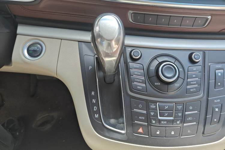Used Buick GL8 2014 3.0L GT Luxury Business Haoya Edition Gear Lever