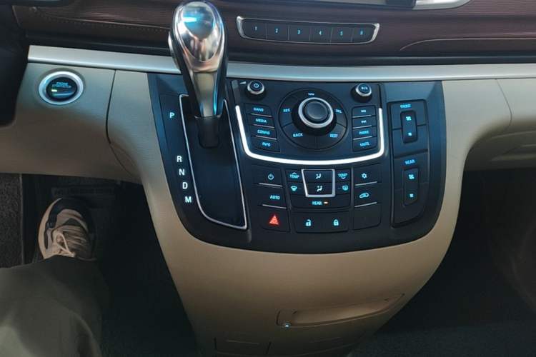 Used Buick GL8 2014 2.4L LT Luxury Business Executive Edition Gear Lever