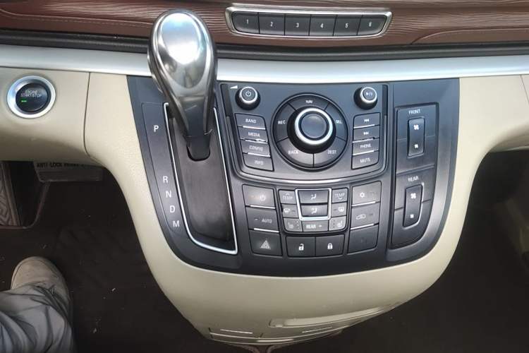 Used Buick GL8 2014 3.0L GT Luxury Business Haoya Edition Gear Lever