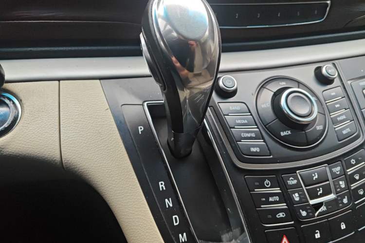 Used Buick GL8 2014 3.0L XT Luxury Business Flagship Edition Gear Lever