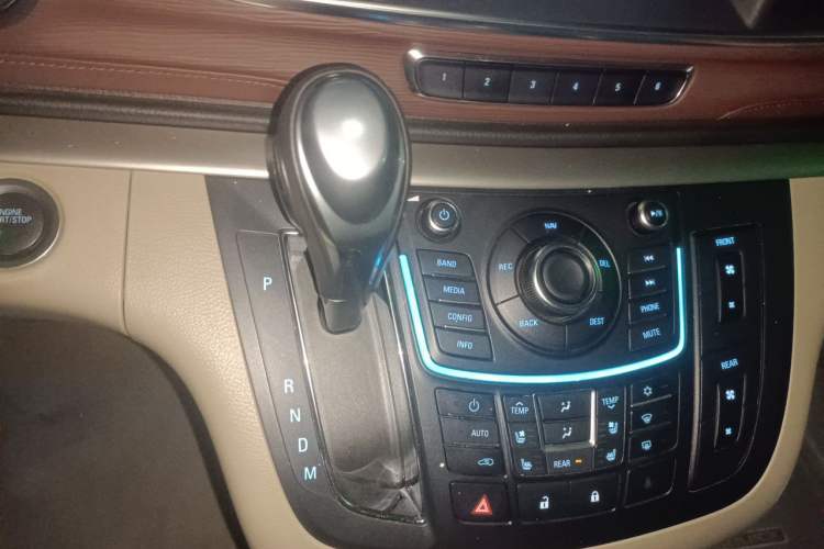 Used Buick GL8 2014 3.0L XT Luxury Business Flagship Edition Gear Lever