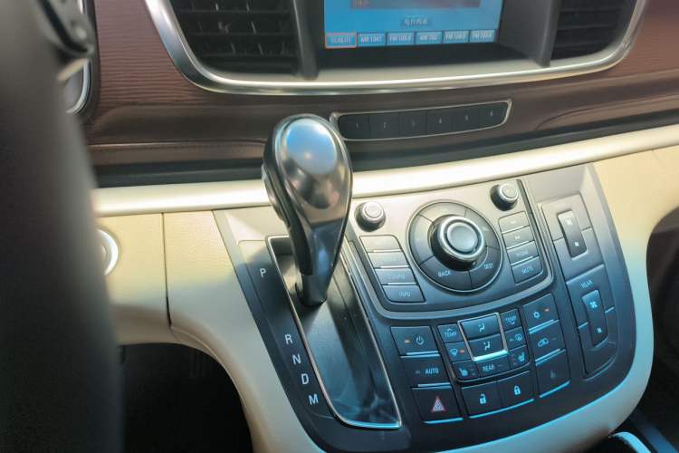 Used Buick GL8 2014 3.0L GT Luxury Business Haoya Edition Gear Lever