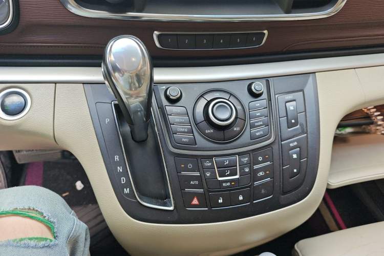 Used Buick GL8 2014 2.4L LT Luxury Business Executive Edition Gear Lever