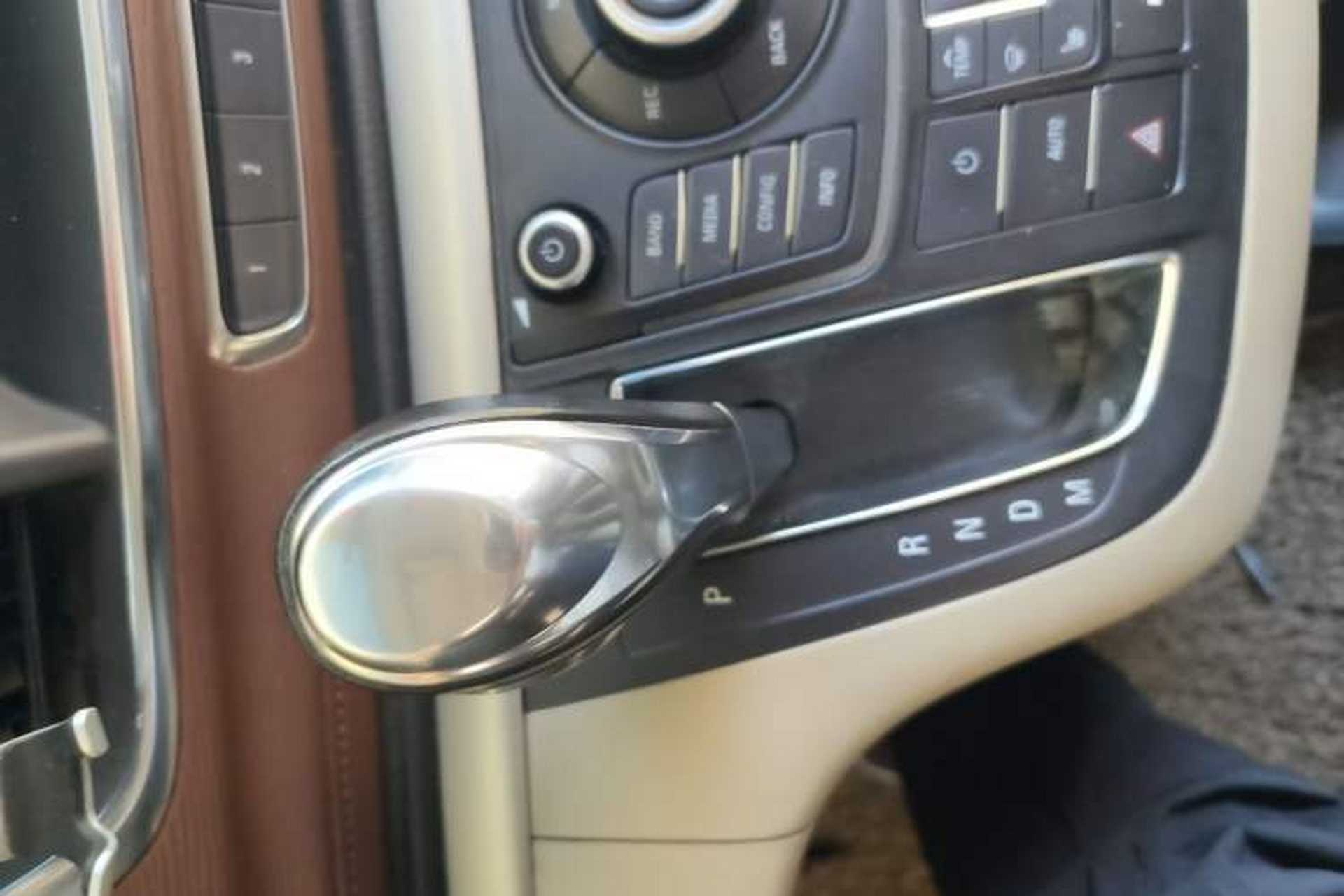 Used Buick GL8 2014 3.0L GT Luxury Business Haoya Edition Gear Lever