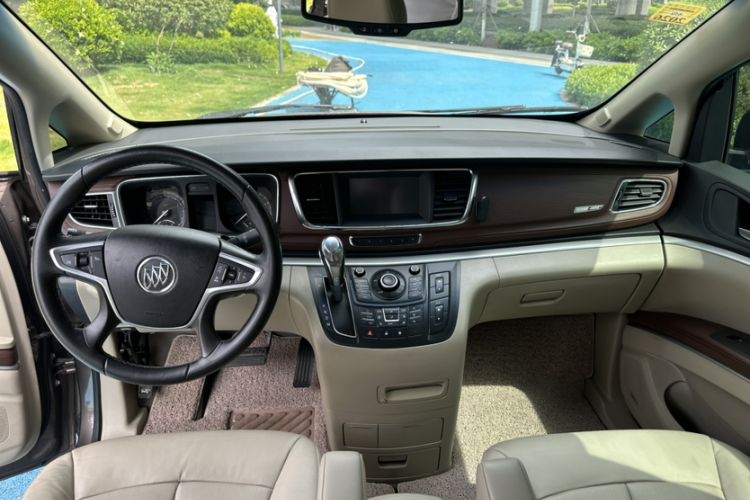 Used Buick GL8 2014 3.0L XT Luxury Business Flagship Edition Interior 1