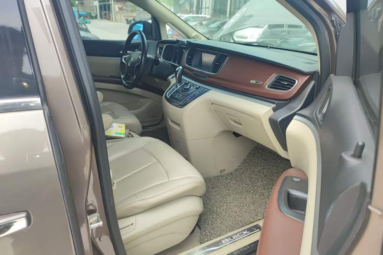 Used Buick GL8 2014 3.0L XT Luxury Business Flagship Edition Interior 1