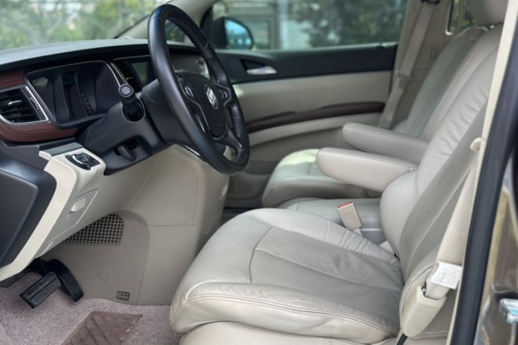 Used Buick GL8 2014 3.0L XT Luxury Business Flagship Edition Interior 2