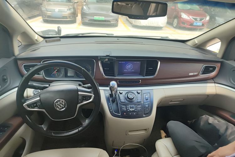 Used Buick GL8 2014 3.0L XT Luxury Business Flagship Edition Interior 2