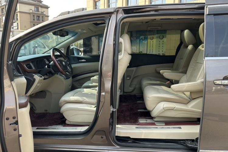 Used Buick GL8 2014 3.0L XT Luxury Business Flagship Edition Interior 6