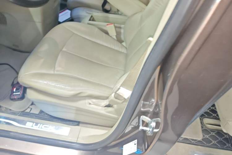 Used Buick GL8 2014 3.0L XT Luxury Business Flagship Edition Left Front Seat