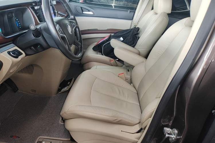 Used Buick GL8 2014 2.4L LT Luxury Business Executive Edition Left Front Seat
