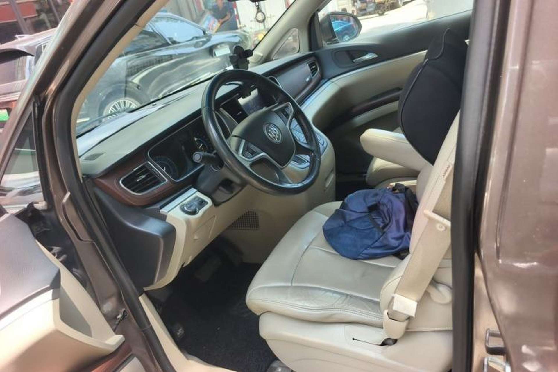 Used Buick GL8 2014 3.0L XT Luxury Business Flagship Edition Left Front Seat