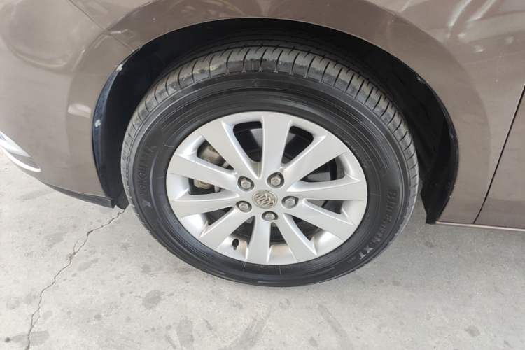 Used Buick GL8 2014 2.4L CT Luxury Business Comfort Edition Left Front Wheel Hub