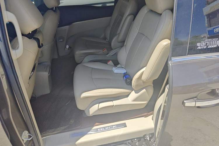 Used Buick GL8 2014 3.0L XT Luxury Business Flagship Edition Left Rear Seat