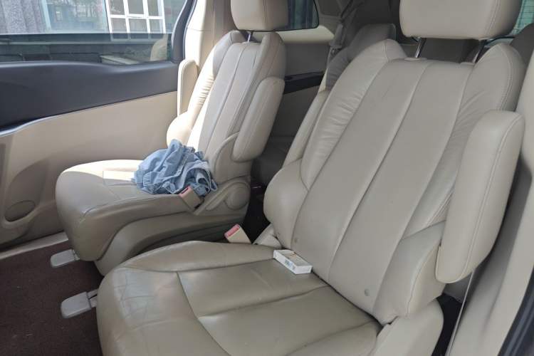 Used Buick GL8 2014 3.0L GT Luxury Business Haoya Edition Left Rear Seat