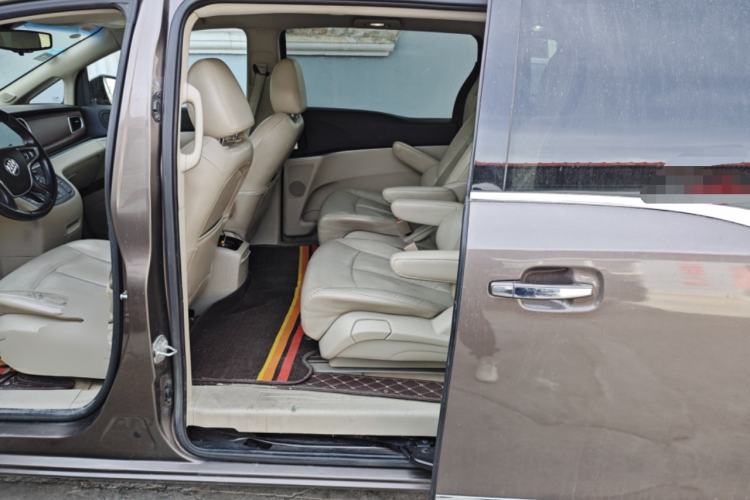 Used Buick GL8 2014 2.4L LT Luxury Business Executive Edition Left Rear Seat