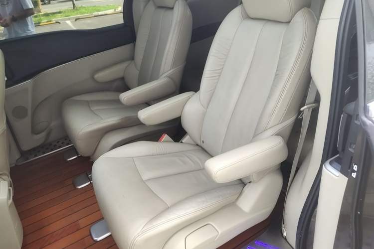 Used Buick GL8 2014 3.0L GT Luxury Business Haoya Edition Left Rear Seat