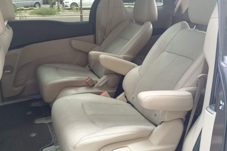 Used Buick GL8 2014 3.0L XT Luxury Business Flagship Edition Left Rear Seat