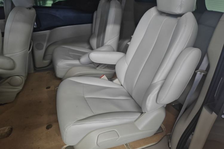 Used Buick GL8 2014 2.4L CT Luxury Business Comfort Edition Left Rear Seat