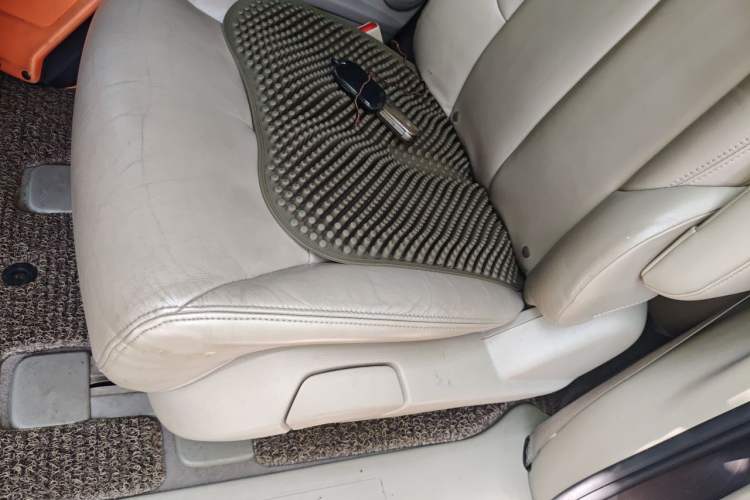 Used Buick GL8 2014 2.4L LT Luxury Business Executive Edition Left Rear Seat