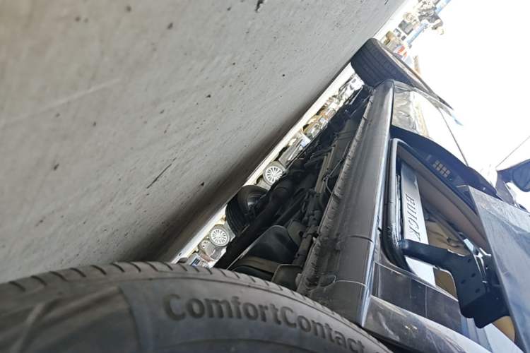 Used Buick GL8 2014 2.4L Classic Edition Left Side Sill