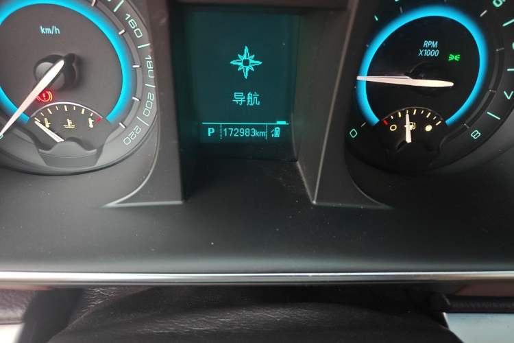Used Buick GL8 2014 3.0L XT Luxury Business Flagship Edition Odometer Close Up