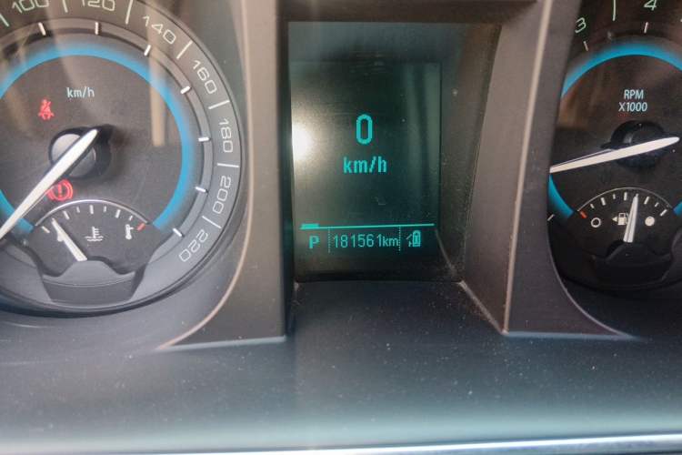 Used Buick GL8 2014 2.4L CT Luxury Business Comfort Edition Odometer Close Up