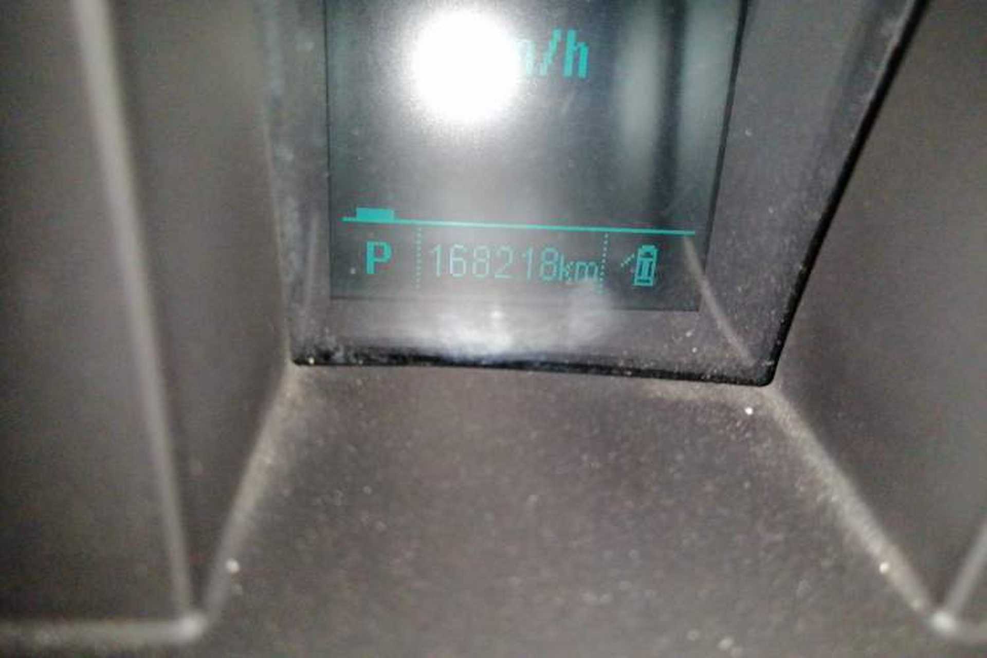 Used Buick GL8 2014 2.4L LT Luxury Business Executive Edition Odometer Close Up